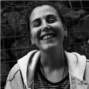 Profesora graduada en Educación Primària especialitzada en música. Clases dinámicas y actividades significativas para adquirir conocimientos y competencias